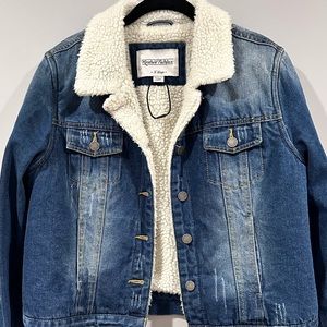 Jean jacket with Sherpa fur lining - brand new size xl